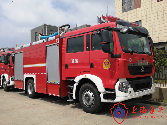 Competitive Double Cabin Six Seats 213kw Foam Fire Truck with 8000L Tank