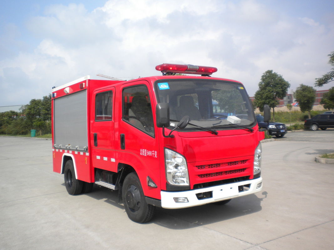 Light Duty Large Space Cab Water Tanker Fire Truck 4x2 Drive With 100W Alarm System