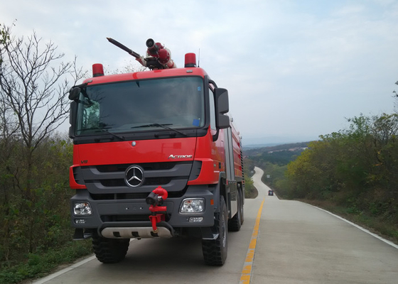 G.V.W 33トンのベンツARFFの航空機空港普通消防車580HP 6x6ドライブ